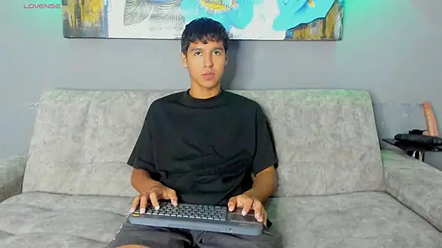 Snapshot of Carl-Milton chatting on November 2025 06:38:02 AM Carl-Milton online show from November 2025 06:38:02 AM