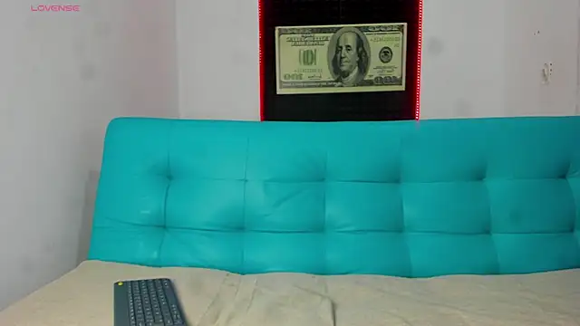 Snapshot of Carl-Milton chatting on December 2025 06:30:02 AM Carl-Milton online show from December 2025 06:30:02 AM