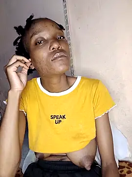 Snapshot of Beverlygurlx6 chatting on March 2026 07:25:02 AM Beverlygurlx6 online show from March 2026 07:25:02 AM