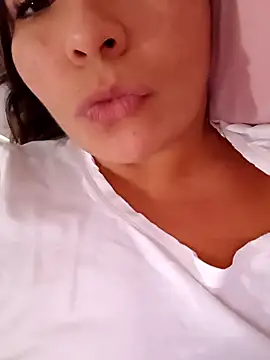 Snapshot of LatinaCalienteMilf chatting on November 2025 03:45:01 PM LatinaCalienteMilf online show from November 2025 03:45:01 PM
