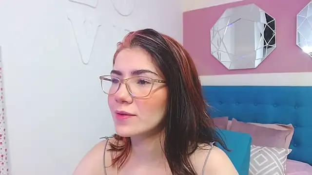 AriLumi online show from November 2025 12:27:01 PM