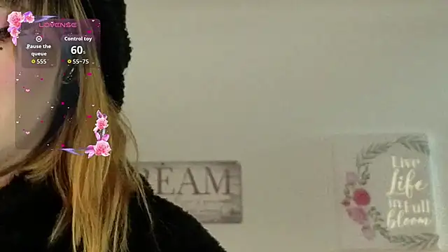 NinaSakura Eup online show from April 2026 07:51:02 PM