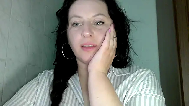 Snapshot of MelinaAx chatting on April 2026 08:09:02 PM MelinaAx online show from April 2026 08:09:02 PM