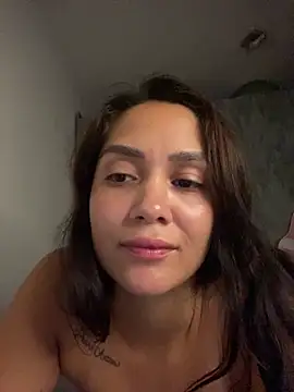 carolsapequinha online show from March 2026 11:38:01 PM