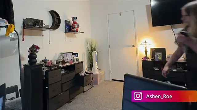 AshenRoe online show from March 2026 06:24:02 AM