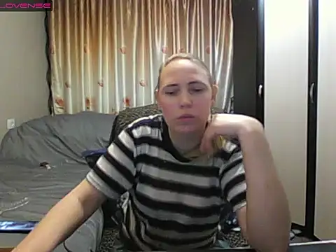 Snapshot of JenniDeep chatting on April 2026 08:55:02 PM JenniDeep online show from April 2026 08:55:02 PM
