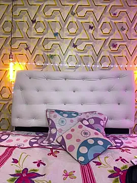 MelanyyJhonson15 online show from April 2026 02:39:01 AM