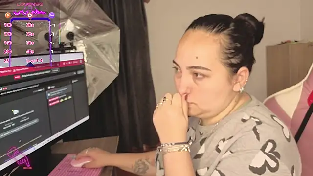 Snapshot of Jasmine_1526 chatting on November 2025 12:53:02 PM Jasmine 1526 online show from November 2025 12:53:02 PM