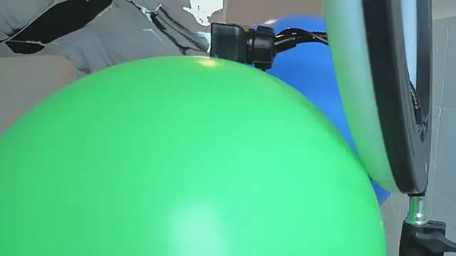 Snapshot of Hanna_Goldenst chatting on December 2025 11:39:02 AM Hanna Goldenst online show from December 2025 11:39:02 AM