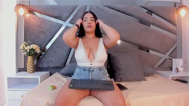 Sammy Gomez  online show from November 2025 08:08:01 PM