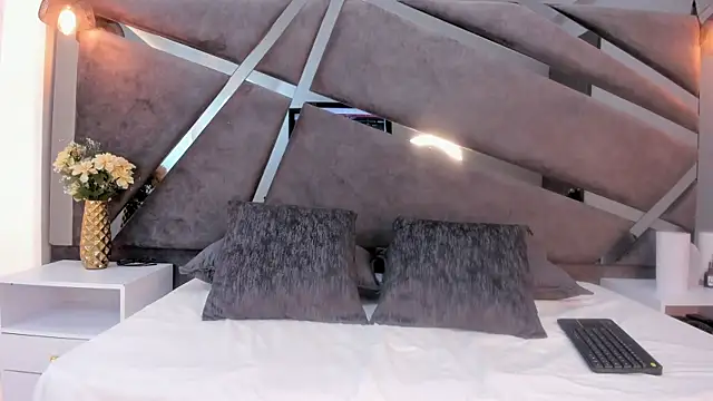 Sammy Gomez  online show from November 2025 07:59:02 PM