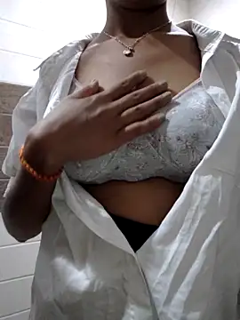 sexy lelina online show from November 2025 03:22:02 PM