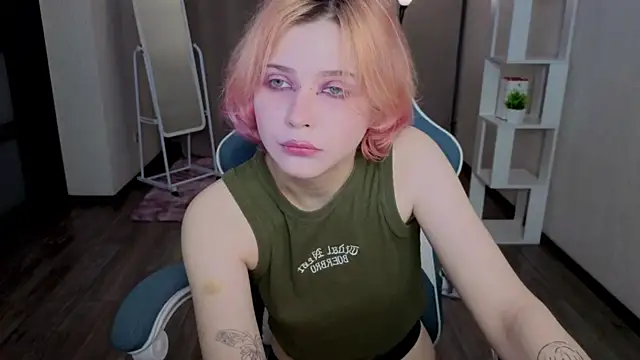 Snapshot of Kreks_frey chatting on November 2025 12:17:01 PM Kreks frey online show from November 2025 12:17:01 PM