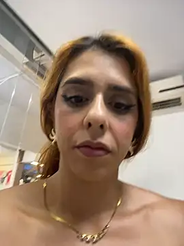 Monahliza online show from April 2026 05:29:01 PM