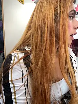 Monahliza online show from April 2026 04:25:01 PM