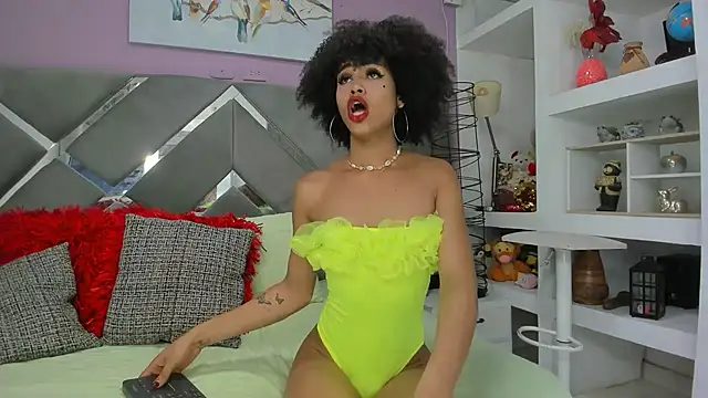 Snapshot of Zaira_sofiaa chatting on June 2026 02:02:02 AM Zaira sofiaa online show from June 2026 02:02:02 AM
