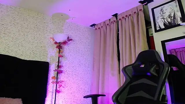 Snapshot of Noise_Lux33 chatting on November 2025 11:45:01 AM Noise Lux33 online show from November 2025 11:45:01 AM