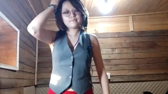 Snapshot of AiCress chatting on November 2025 05:06:02 AM AiCress online show from November 2025 05:06:02 AM