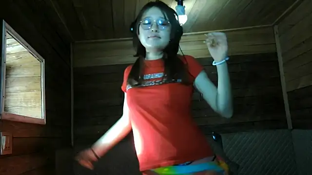 Snapshot of AiCress chatting on November 2025 04:57:01 AM AiCress online show from November 2025 04:57:01 AM