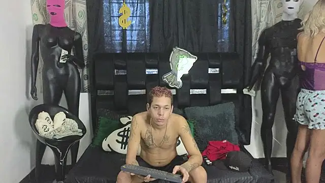 Snapshot of BDSM_Group chatting on November 2025 04:20:02 PM BDSM Group online show from November 2025 04:20:02 PM