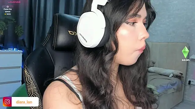 Snapshot of Diara_1an chatting on November 2025 01:47:02 PM Diara 1an online show from November 2025 01:47:02 PM