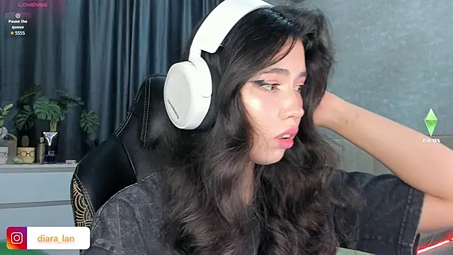 Snapshot of Diara_1an chatting on November 2025 01:26:02 PM Diara 1an online show from November 2025 01:26:02 PM