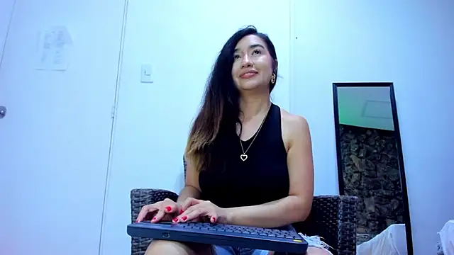 VictoriaRouge  online show from April 2026 03:51:01 AM