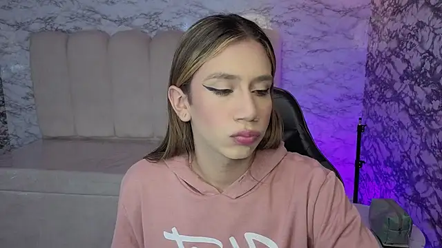 Evy Luxx v online show from February 2026 03:32:01 AM