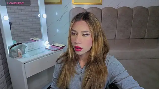 Evy Luxx v online show from February 2026 03:27:02 AM