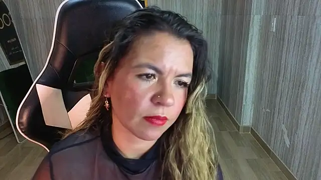 paula lorens t1  online show from November 2025 03:07:01 AM