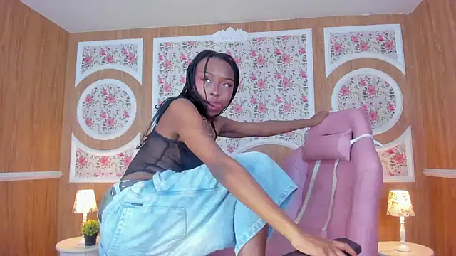 Midnight Bluee online show from November 2025 07:59:02 PM