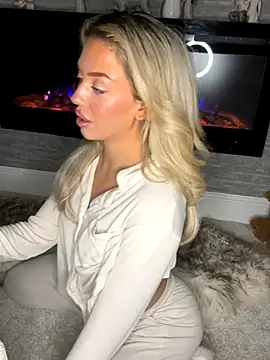 peachcindyy online show from November 2025 08:14:01 PM