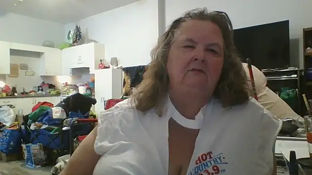 TiguhguhrsRose online show from November 2025 01:38:01 AM