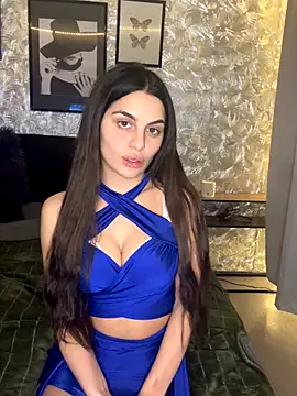 DeineJulia online show from November 2025 07:50:02 PM