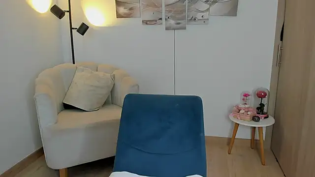 haileyflorez  online show from April 2026 07:58:01 PM