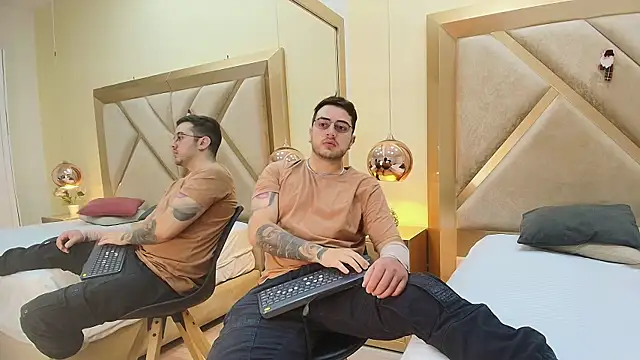 Ethan Greys online show from November 2025 04:04:01 AM