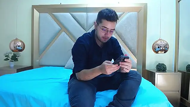 Ethan Greys online show from December 2025 01:22:02 AM