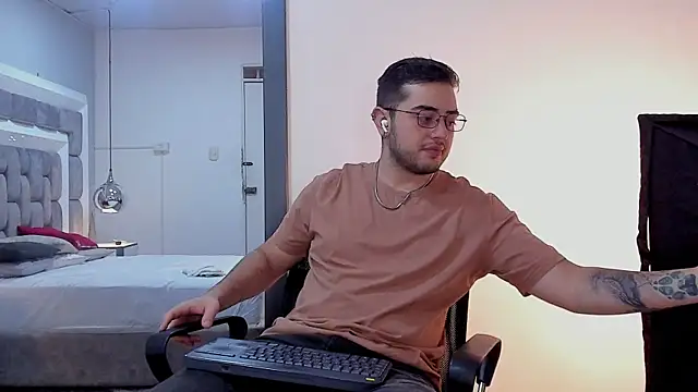 Ethan Greys online show from December 2025 03:47:02 AM