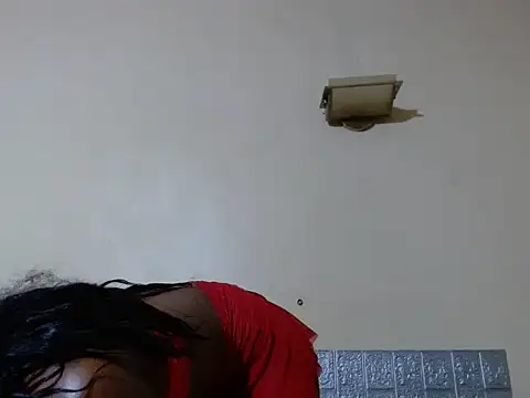 Snapshot of DesireQueenxxx chatting on November 2025 04:22:02 AM DesireQueenxxx online show from November 2025 04:22:02 AM