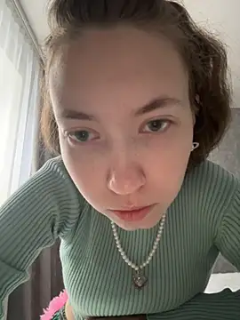 Holy Poly online show from November 2025 08:16:02 AM