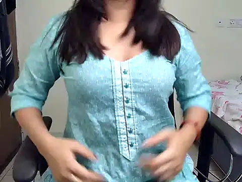 Snapshot of Vaani_09 chatting on November 2025 05:05:02 PM Vaani 09 online show from November 2025 05:05:02 PM