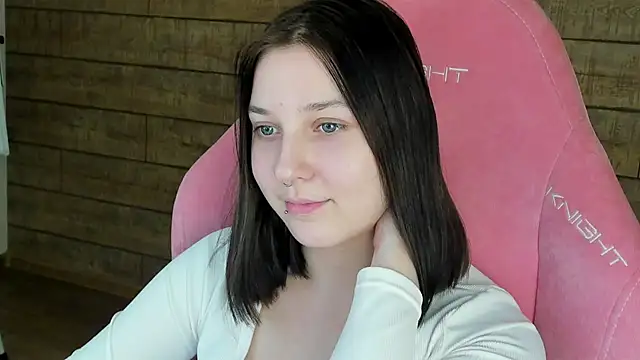 Snapshot of TinnaBurton chatting on January 2026 04:23:02 PM TinnaBurton online show from January 2026 04:23:02 PM