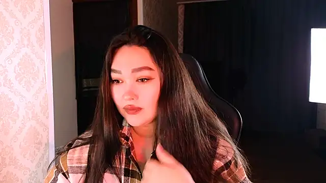 Snapshot of Emma_Uilson chatting on November 2025 02:21:02 PM Emma Uilson online show from November 2025 02:21:02 PM