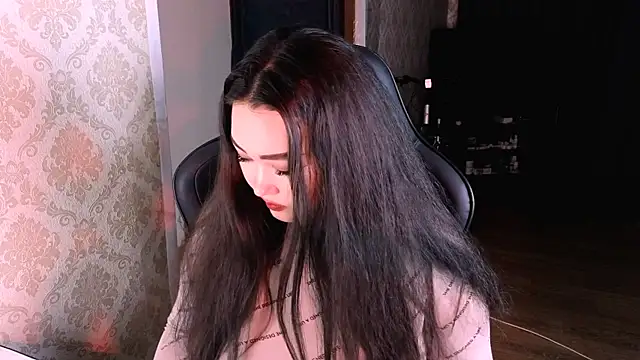 Emma Uilson online show from March 2026 04:54:01 PM