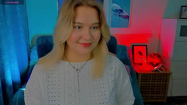 LouiseMous online show from November 2025 09:06:02 PM