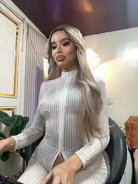 Snapshot of _SandraHornball_ chatting on November 2025 02:59:01 AM SandraHornball online show from November 2025 02:59:01 AM