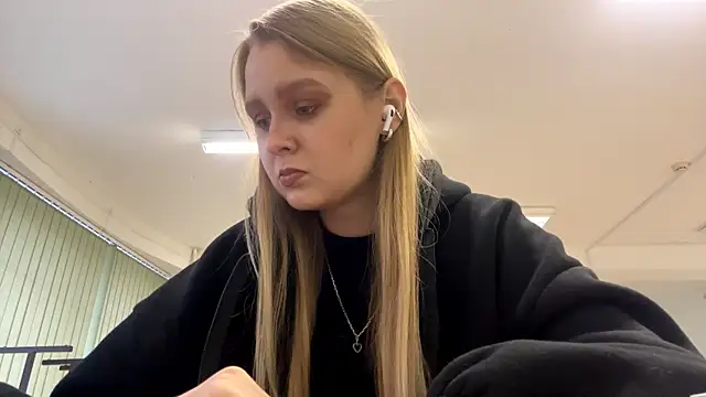 Snapshot of PaulitaSolow chatting on November 2025 09:41:01 AM PaulitaSolow online show from November 2025 09:41:01 AM