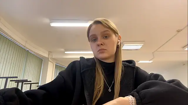 Snapshot of PaulitaSolow chatting on November 2025 12:19:02 PM PaulitaSolow online show from November 2025 12:19:02 PM