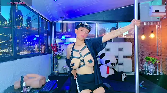 Snapshot of lunabustygirl chatting on November 2025 02:49:02 PM lunabustygirl online show from November 2025 02:49:02 PM