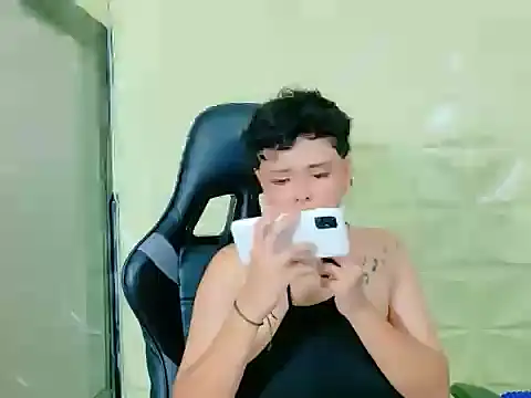 lunabustygirl online show from February 2026 04:08:01 PM